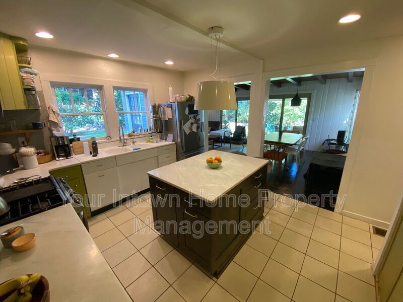 Charming cottage in the city, just steps from the Beltline! property image