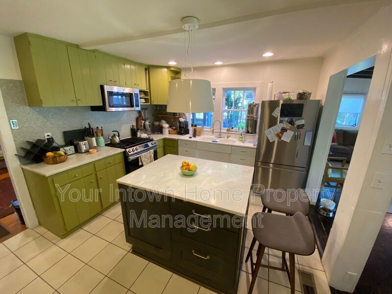 Charming cottage in the city, just steps from the Beltline! property image
