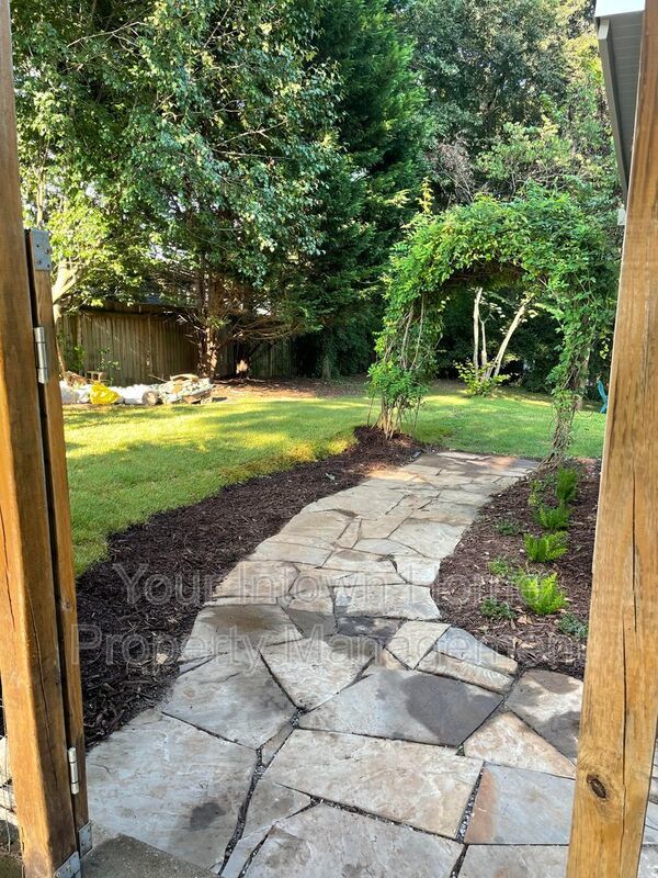 Charming cottage in the city, just steps from the Beltline! property image