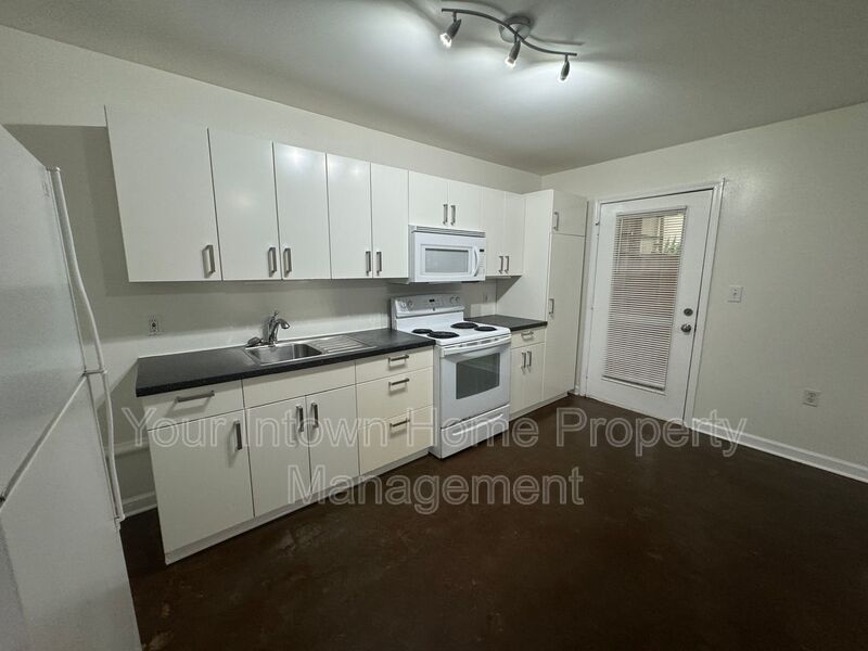 East Lake Commons Studio Unit available property image